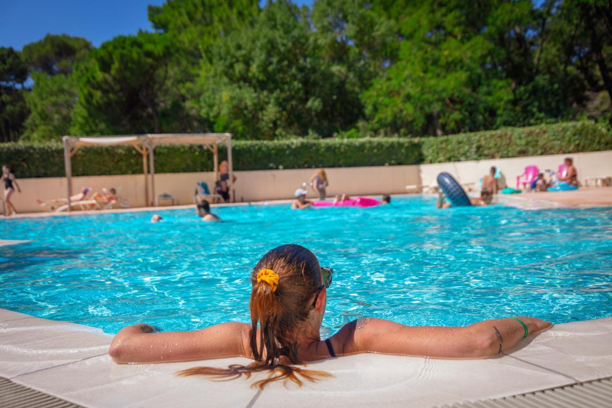 Camping La Sousta**** Remoulins Exterior foto