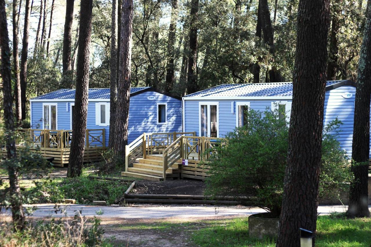 Camping La Sousta**** Remoulins Exterior foto