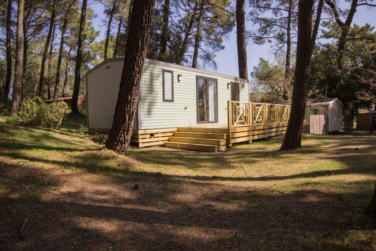 Camping La Sousta**** Remoulins Exterior foto